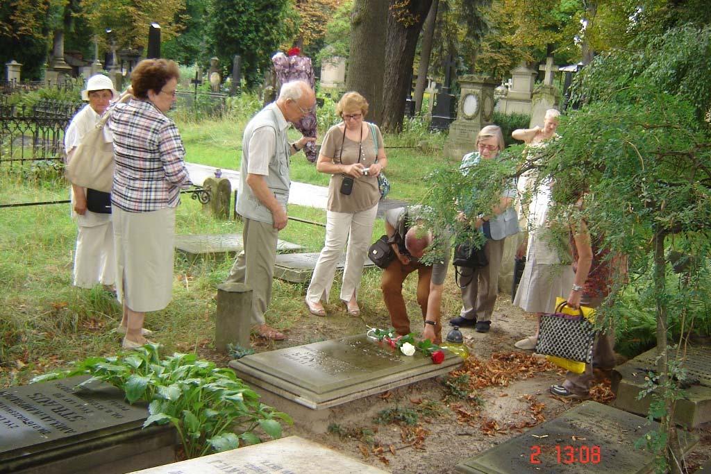 od lewej: Maria Chmiel nasza przewodniczka, Elżbieta Chmiel (w kapeluszu), Tadeusz Burchacki,