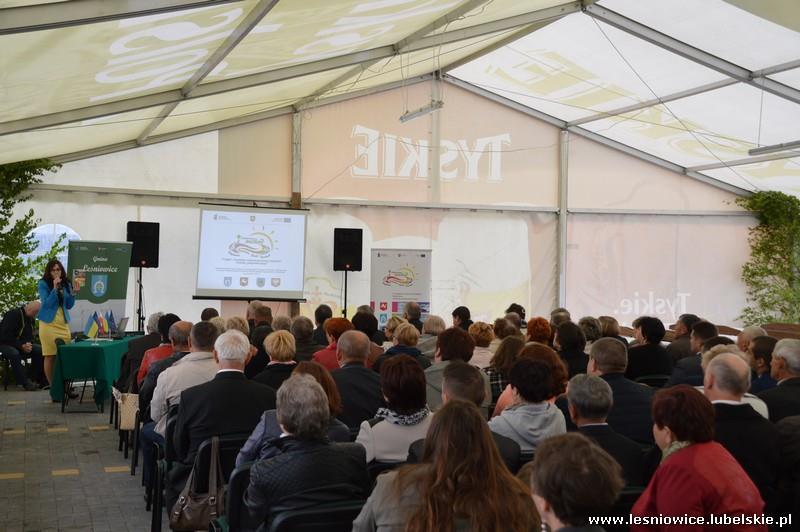 W konferencji udział wzięli wójtowie partnerskich gmin na czele z radnymi, pracownikami administracji samorządowej, przedsiębiorcami oraz lokalną społecznością zainteresowaną tematyką rozwoju