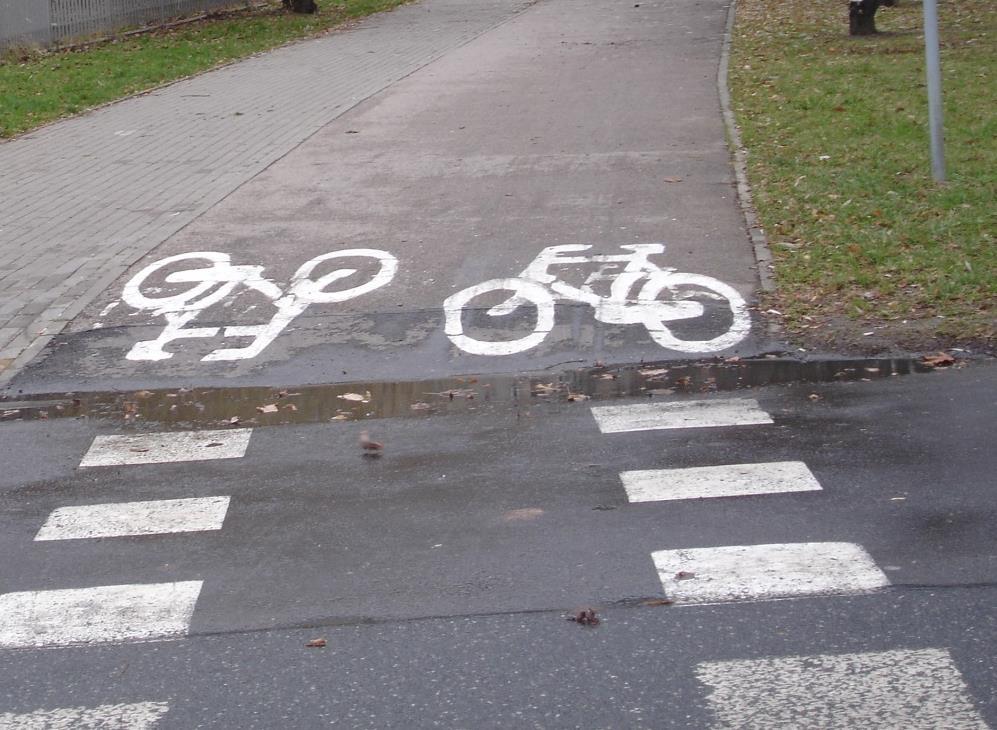 Ścieżka rowerowa Droga rowerowa często krzyżuje się z jezdnią, wówczas