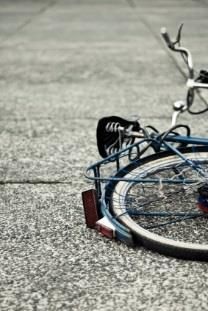 Przyczyny wypadków Najczęstszymi przyczynami wypadków powodowanych przez rowerzystów jest: nieprzestrzeganie