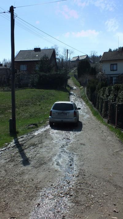 na szlak z Międzybrodzia towarzyszyć nam będzie charakterystyczny masyw góry Żar Na tym etapie wskazane jest zachowanie
