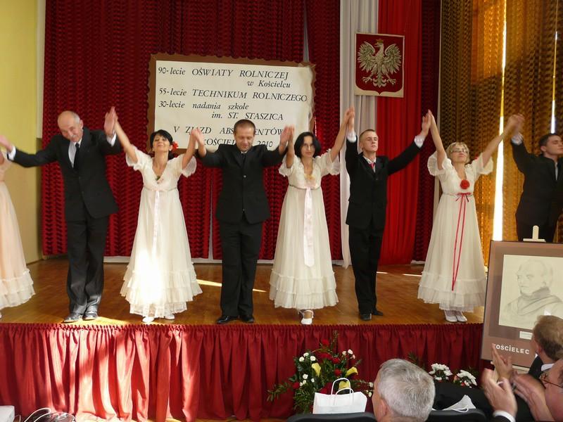 Na zakończenie w koncercie wystąpiły: Zespół Tańca Ludowego Kościelec grupa młodzieżowa, Manufaktura Piosenki Harcerskiej Wartaki z Koła, grupa taneczna Gracja z Winnicy i ukraiński duet wokalny