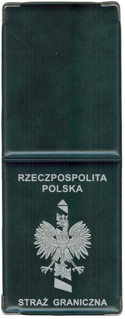 Wzór nr 1 OKŁADKA LEGITYMACJI Okładka legitymacji wykonana jest z tworzywa sztucznego w kolorze ciemnozielonym z metalowymi okuciami w kolorze srebrnym oraz tłoczeniami w kolorze srebrnym: 1)