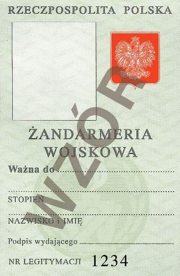 Strona 2 1) napis: RZECZPOSPOLITA POLSKA koloru czarnego, 2) orzeł biały w koronie na tle czerwonym, 3) w ramce zdjęcie i pieczęć wyciskowa ø 20, 4) poniższe napisy wykonane na tle wzoru odznaki
