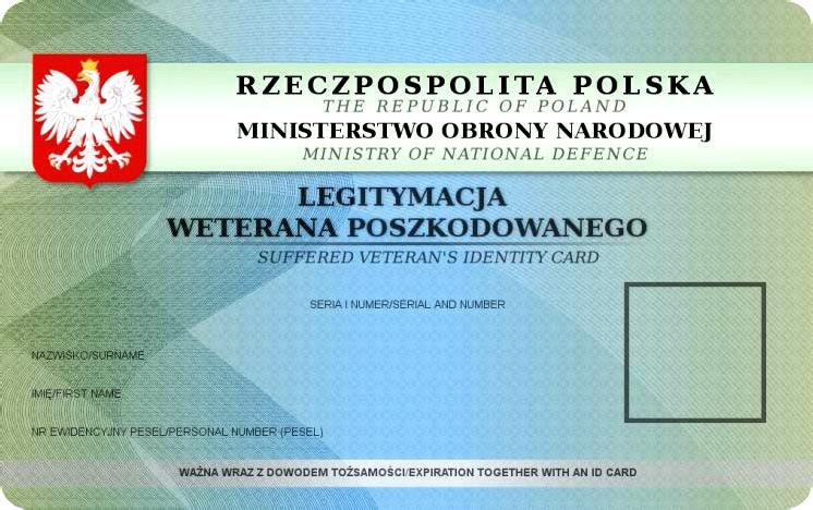 Wzór nr 61 LEGITYMACJA WETERANA POSZKODOWANEGO strona 1 strona 2 Legitymacja pozioma, o wymiarach 54 mm x 86 mm, o krawędziach zaokrąglonych, koloru jasnoniebieskiego cieniowanego z naniesionymi