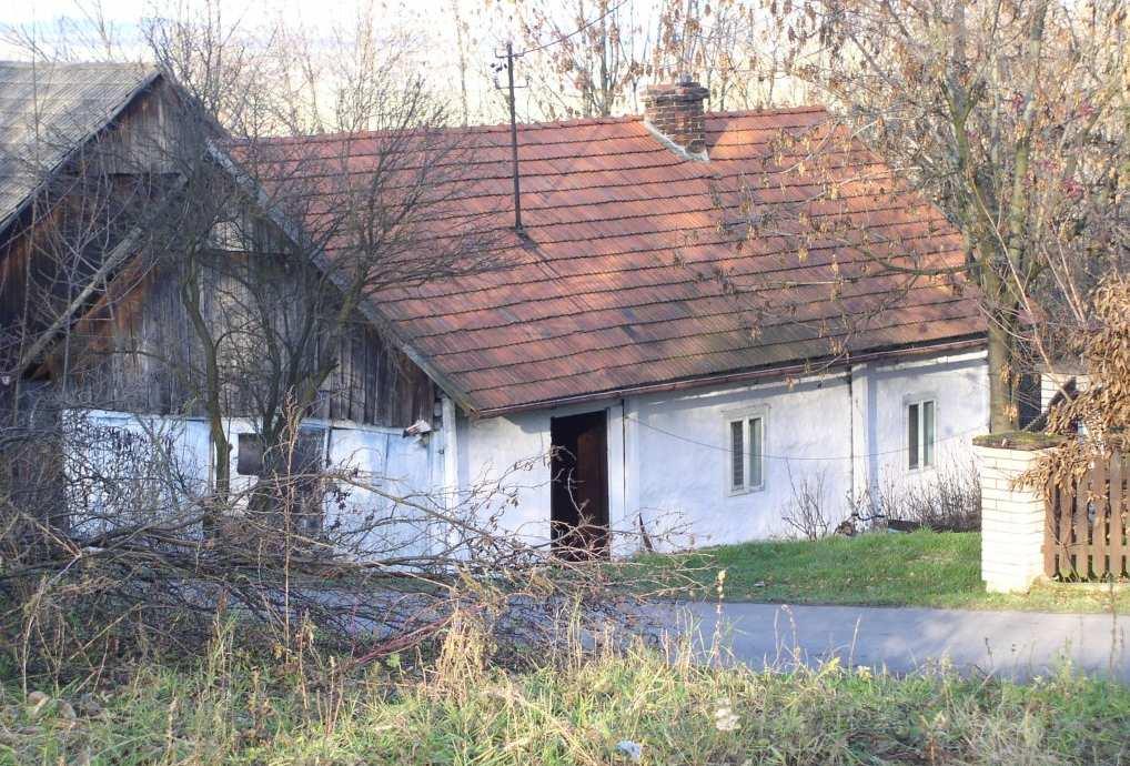 44 Fot. nr 62 (62-63). Relikty dawnej zabudowy Woli Zręczyckiej.