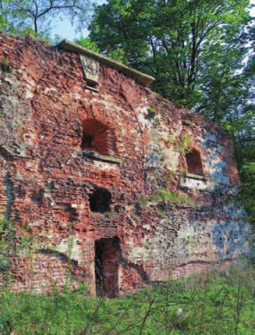 Brama Północy Jest zwana również Płocką lub Księstwa Warszawskiego. Ciekawym elementem architektonicznym bramy jest zwornik kamienny w kształcie trapezu umieszczony w łuku zamurowanej bramy.