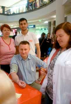 Dorośli, dzieci a nawet mamy z dziećmi w nosidełkach występowały na rzecz sztafety.