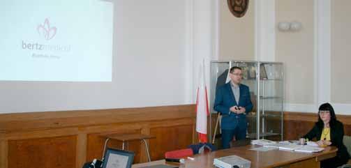 Pierwszego dnia kursu uczestnicy odbywali zajęcia praktyczne w pracowni Tomografii Komputerowej i Rezonansu Magnetycznego w Affidea pod nadzorem opiekuna stażu Pani Agaty Klotzke.