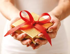 Na życzenie Pary Młodej Organizujemy: Aranżację florystyczną stołów weselnych i