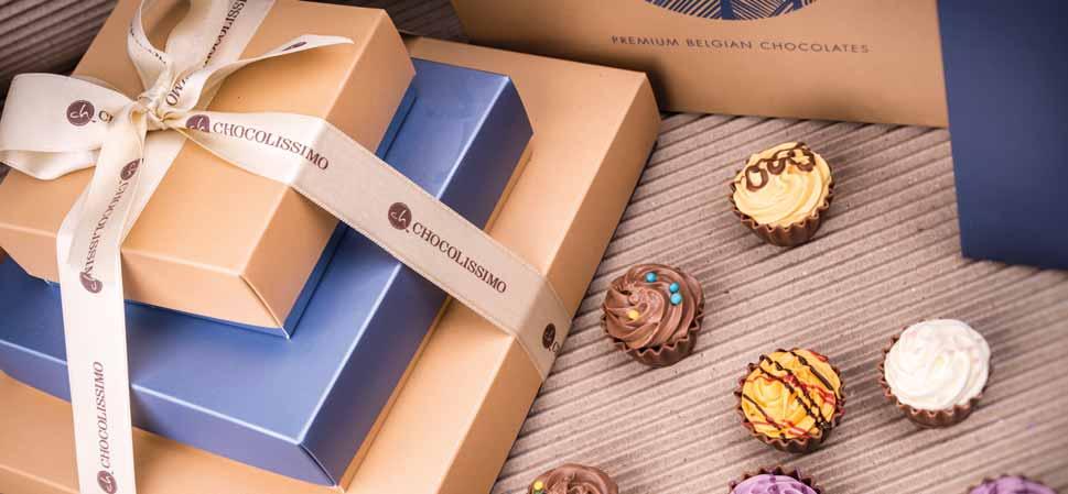 Dzięki konstrukcji pudełka, widoczne jest nadzienie każdej z czekoladek. Świetny dodatek do prezentu lub upominek sam w sobie.