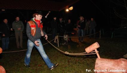 Dojenie krowy Dojenie krowy na czas to doskonała konkurencja, w której każdy farmer