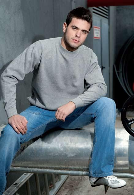 Sweatshirt REF. SWRA 280 5 25 Bluza dresowa. Podwójne przeszycia ściągaczy i rękawów.
