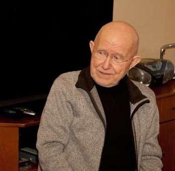 Kazimierz Ślęczka 1 Boli? Musi boleć! Sam nie usłyszałem jeszcze nigdy takiej odpowiedzi od lekarza. Ale z tego, co słyszę i czytam, może to być tylko kwestia czasu. Np.
