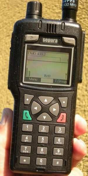 Krótkie informacje o pozostałych systemach cyfrowej transmisji głosu stosowanych w krótkofalarstwie Oprócz rozpowszechnionych już systemów D-STAR i DMR eksperymentalnie i w ograniczonym zakresie
