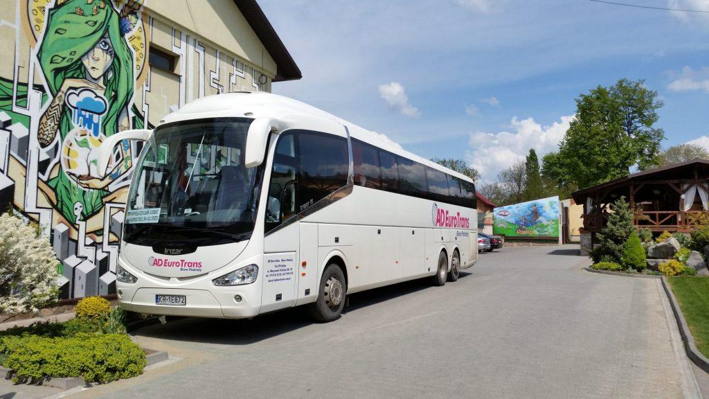 zdjęcie ze strony A.D. EuroTrans W tym roku firma otworzyła pierwsze połączenie z Kołobrzegu do Kamieńca Podolskiego na Ukrainie. Połączenie to jest realizowane na razie tylko w Czwartki i Soboty.