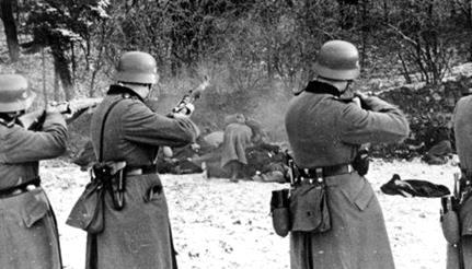 4. W więzieniach i obozach pracy przymusowej lat wojny W hitlerowskich więzieniach i obozach pracy przymusowej Niemcy nie szukali możliwości powołania w Polsce kolaboracyjnego rządu.
