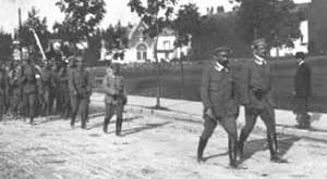 2. Komendant Józef Piłsudski na czele polskiego oddziału strzelców. 1913 Walczące u boku Rosjan oddziały polskie wpisywały do kart swojej historii pierwsze czyny bojowe.