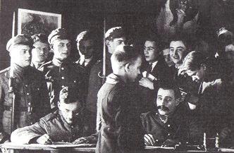5. Lato 1919 roku. Zaciąg ochotników do Armii Polskiej. 1919 W pierwszych miesiącach niepodległości organizowano zaciąg ochotniczy.