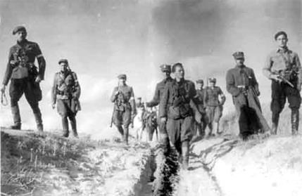 209. Partyzanci leśnego oddziału Wileńskiej Brygady AK. 1944 Zlikwidowali ok. 2 tys. agentów gestapo.