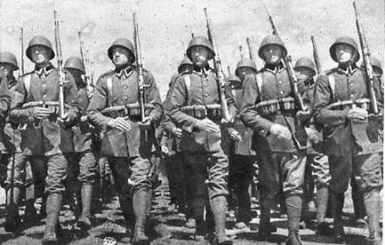 10. Oddziały piechoty polskiej wyruszają na front. 1939 Pierwszy etap zmagań stanowiła kampania wrześniowa 1939 r.