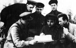 o działalności bojowej. Działania niemieckich władz okupacyjnych sprawiły, iż wiosną 1942 r. powstały grupy i oddziały partyzantki sowieckiej.