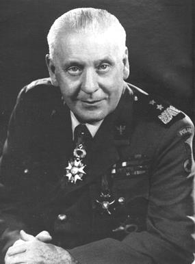 W walkach 1 Dywizji Pancernej Generała Maczka Po upadku Francji w 1940 roku, część żołnierzy polskich zdołała przedostać się do Wielkiej Brytanii.