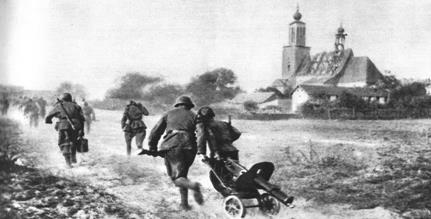 312. Żołnierze 1 Dywizji WP na przedmieściach warszawskiej Pragi. 1944 Działania pod Dęblinem i Puławami zakończyły się niepowodzeniem.