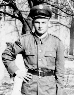 380. Wacław Gojdź. Fotografia wykonana po powrocie z Syberii do Polski w trakcie odbywania zasadniczej służby wojskowej.