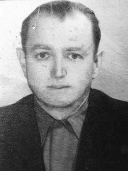 40. Szeregowy Jan Gojdź s. Wiktora. Jeniec w stalagach niemieckich. Fotografia powojenna. Jednak z czasem zdano sobie sprawę, że poświęcenie dowódców było daremne. Szeregowców oddzielono od oficerów.
