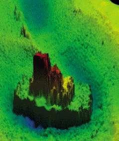 Echogram A) Digital Terrain Model (DTM) B) C) Sonogram Rys. 8. Sposoby zobrazowania wraku przez echosondę jednowiązkową (A), wielowiązkową (B) oraz sonar boczny (C).