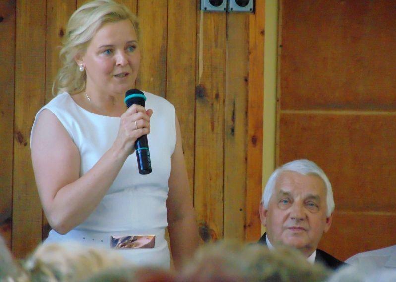 Następnie głos zabrali: obecna dyrektor ZSO mgr Wioletta Januszkiewicz oraz emerytowani nauczyciele,
