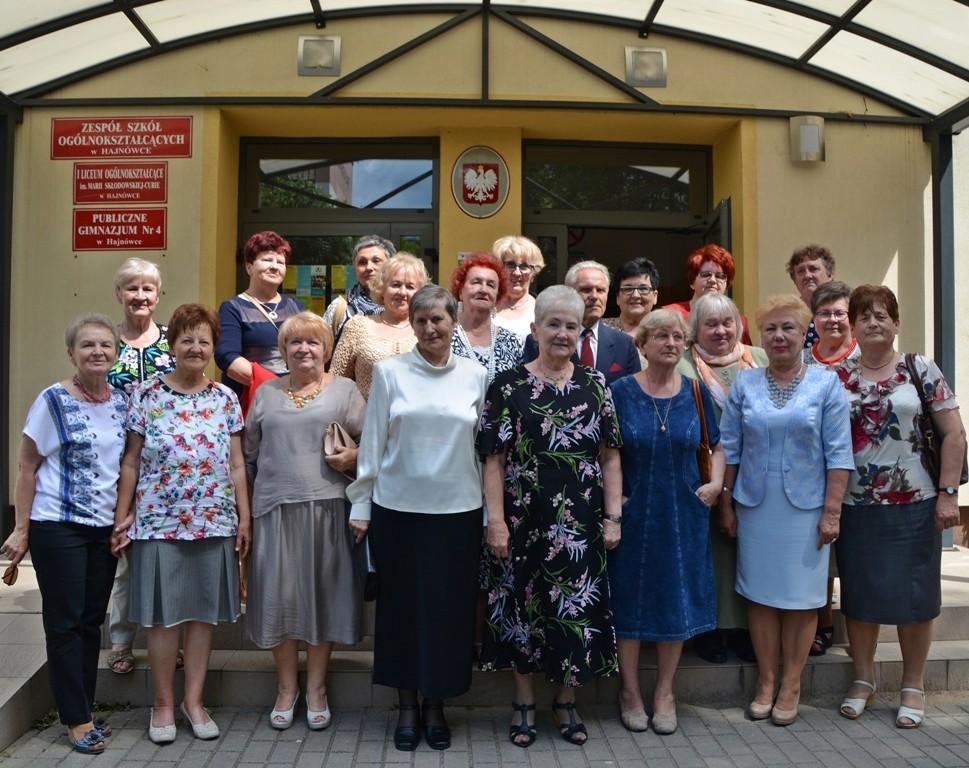 Klasa C W dolnym rzędzie od lewej: Jadwiga Bednarska, Halina Kalinowska, Irena Grądziel, Maria Romaniuk, Olimpia Korzun, Zuzanna Wojciuk, Janina Dąbrowska, Nina Danilewska.