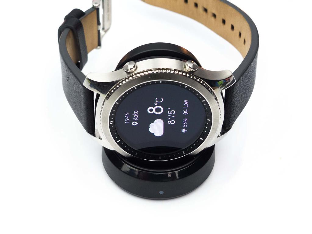 Wyświetlacz 6 Samsung w swoich smartwatch u zastosował wyświetlacz Super AMOLED. Ma on rozdzielczość 360 x 360 pikseli i przekątną 1,3 cala, a więc o jedną dziesiątą cala więcej niż w poprzedniku.