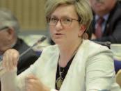 2 WICEMINISTER ZDROWIA, GRATULACJE Od 1 lutego 2017 r. Wiceminister Zdrowia Józefa Szczurek- Żelazko Z wykształcenia jestem pielęgniarką i zawsze to środowisko wspierałam.