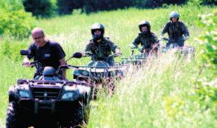 węgorzewo mazury Obóz Paintballowo-Quadowy 13-18 lat quady: zajęcia z podziałem na grupy, w trzech kilkugodzinnych blokach, pod opieką instruktorów, na wytyczonym torze; poprzedzone będą wstępem