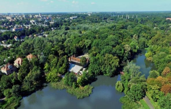 Lokalizacja Restauracja i Hotel Meridian s to wyjątkowe miejsce, które położone jest tylko 2 kilometry od centrum