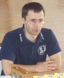 O Autorze Arcymistrz Eugeniusz Watutin jest kolejnym wybitnym trenerem, który zechciał zebrać swoje doświadczenia w książce dla polskiego czytelnika.