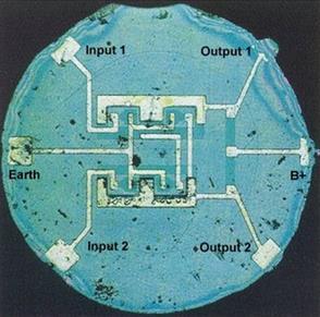Instruments, (Kilby zastosował german i połączenia drucikami) 1959 pierwszy monolityczny krzemowy prototyp układu scalonego Robert