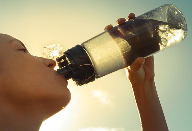 Zamień zwykłą wodę w antyoksydacyjną wodę alkaliczną! Dbanie o zdrowie jeszcze nigdy nie było tak proste - pomyśl: dziś jesteś wodą którą wypiłeś wczoraj.