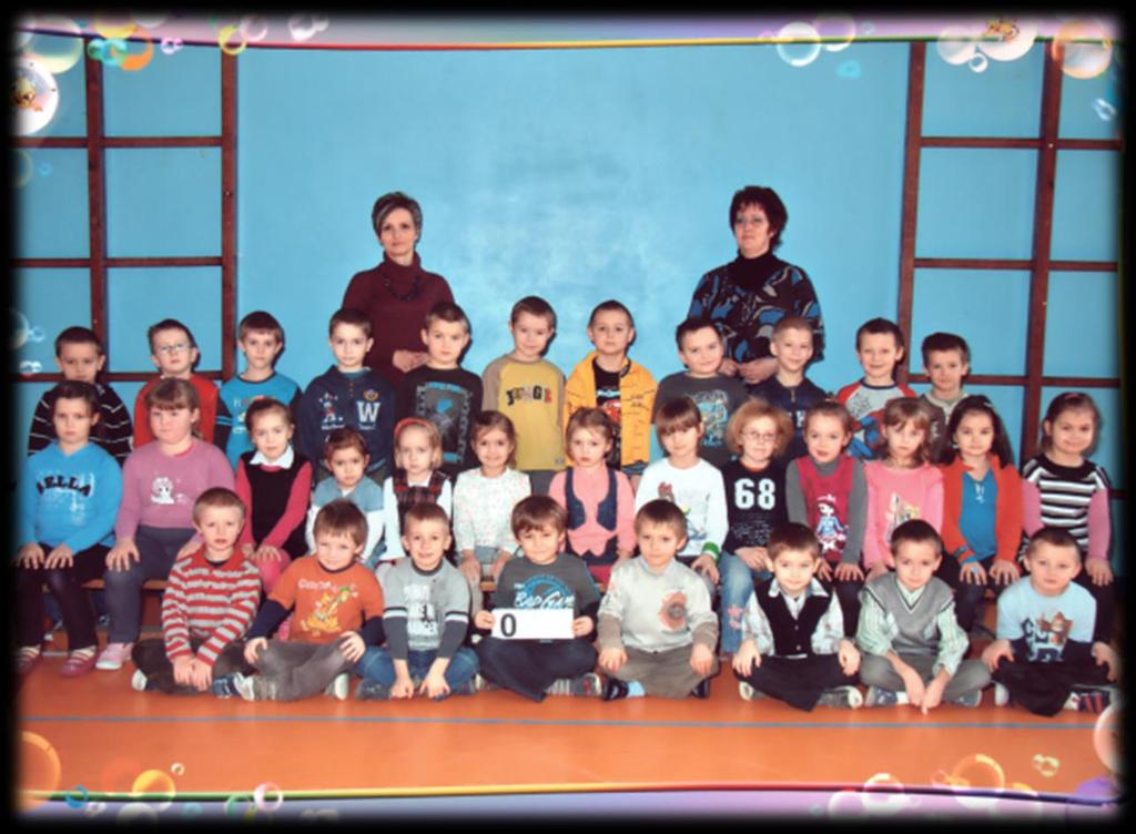Do przedszkola uczęszcza w bieżącym roku szkolnym 38 dzieci, w wieku od