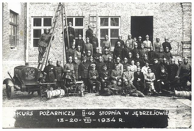 Rozwój Jędrzejowa jako ośrodka przemysłowego ulegał zahamowaniu na skutek licznych pożarów miast i ciężkich strat w czasie wojen, zwłaszcza szwedzkich.