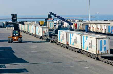 Kierunek Bliski Wschód TSL biznes 6/2017 W erze Logistyki 4.0 Jednym z nielicznych operatorów logistycznych pochodzących z Bliskiego Wschodu, który ma spółkę na terenie Polski jest Ekol Logistics.