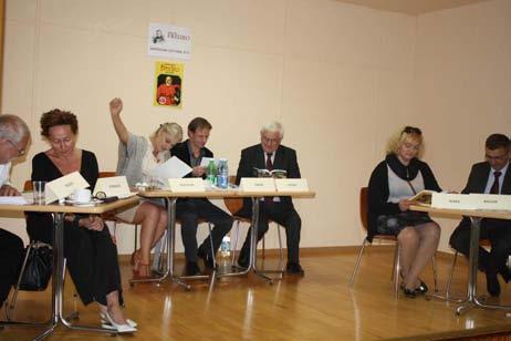 Teatru Słowackiego oraz żona Teresa Czerniejewska Herzig Kierownik Działu Wydawnictw PAN w Krakowie, wieloletnia kierowniczka Literackich Teatrów Bagatela, Opera Wrocławska, Anna Lenczewska oraz