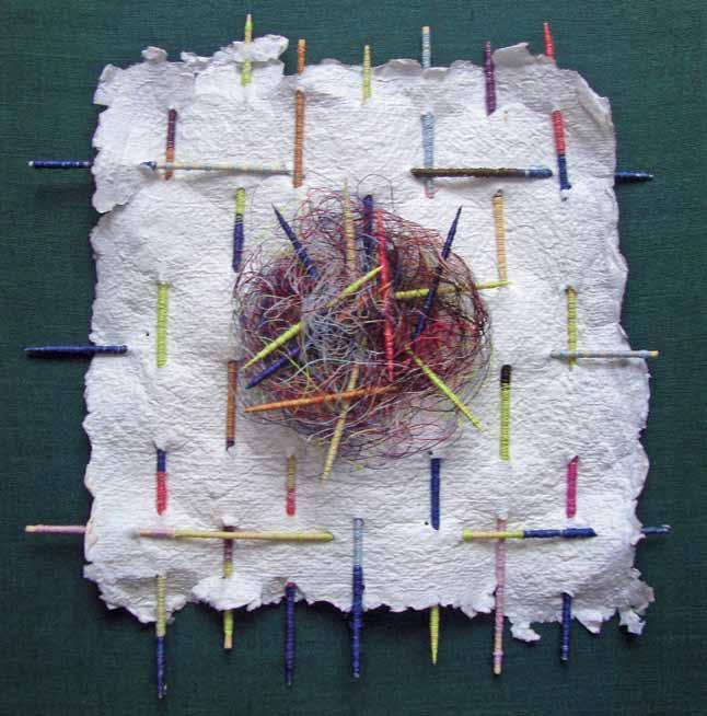 WIKTORIA DUBOWIK UKRAINA/ UKRAINE Gniazdeczko 30 x 30 cm, technika własna: len, papier czerpany; 2016 Ukończyła Lwowski Instytut Sztuk Pięknych dyplom w Katedrze Tkactwa Artystycznego (1979).
