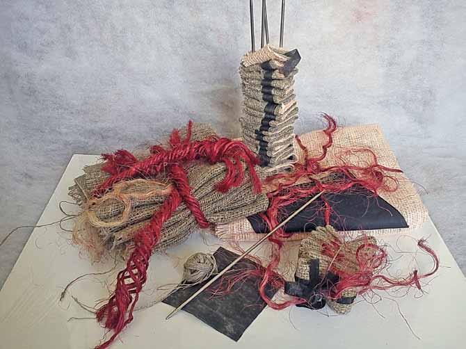 HALYNA KUSKO UKRAINA/ UKRAINE Wielka migracja 43 x 43 x 43 cm, technika własna, instalacja; 2016 Dr Halyna Kusko urodziła się we Lwowie w 1959 r.