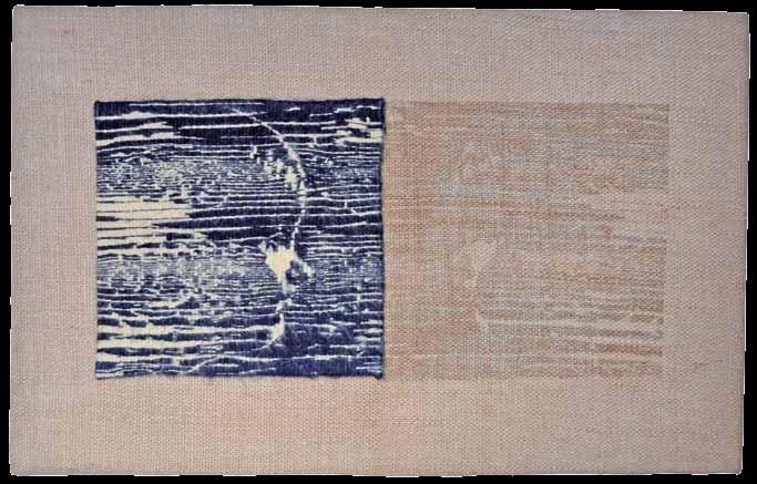 MAGDALENA OWCZAREK Nitką i światłem 30 x 60 cm, technika mieszana: ręczna tkanina artystyczna, technika malowania światłem laserowym; len 75%, wełna; 2016 Urodziła się w Łańcucie.