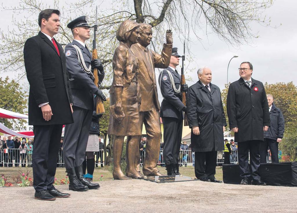 oznacza bycie Polakiem: sprowadzanie Ojczyzny do roli przedmiotu, jak chcieli targowiczanie, czy podmiotu europejskiej polityki, jak chcieli twórcy Konstytucji 3 Maja i wszyscy wierni jej zasadom?