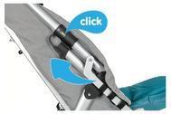 In the final fazie unieś dwie plastikowe dźwignie blokujące phase lift upwards the two plastic locking levers znajdujące się z boku, w dolnej części