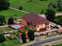 Specjalizujemy się w organizowaniu zielonych szkół, kolonii, a